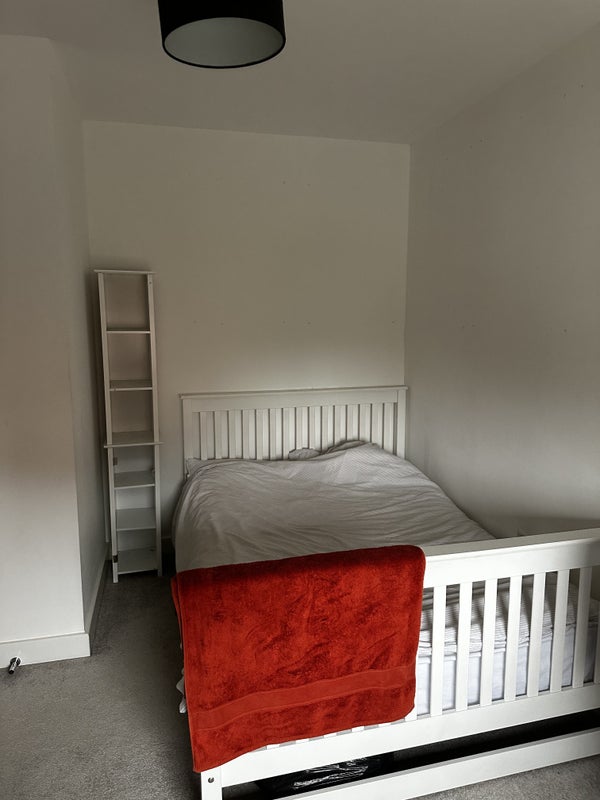 Room Cardwell Road in Leeds