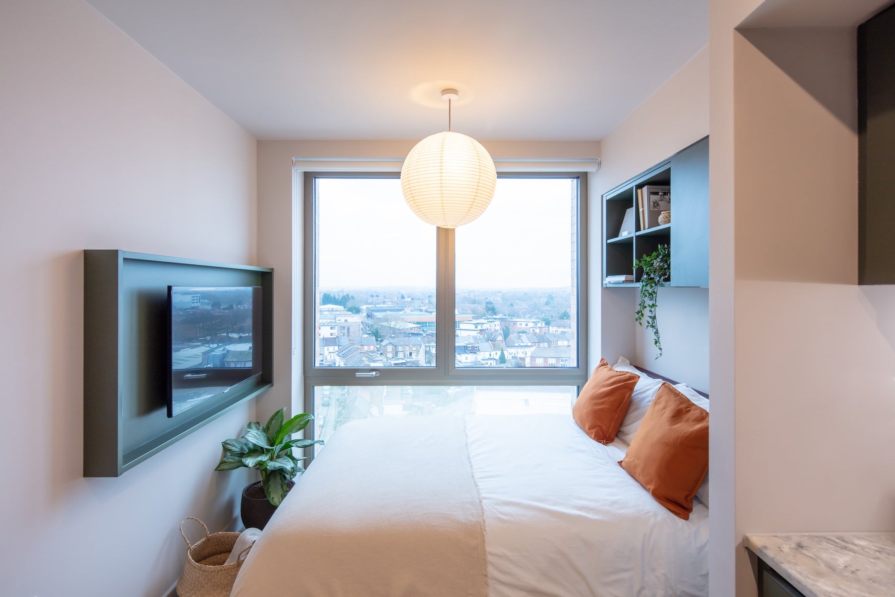 Flat Palmerston Road in Greater London