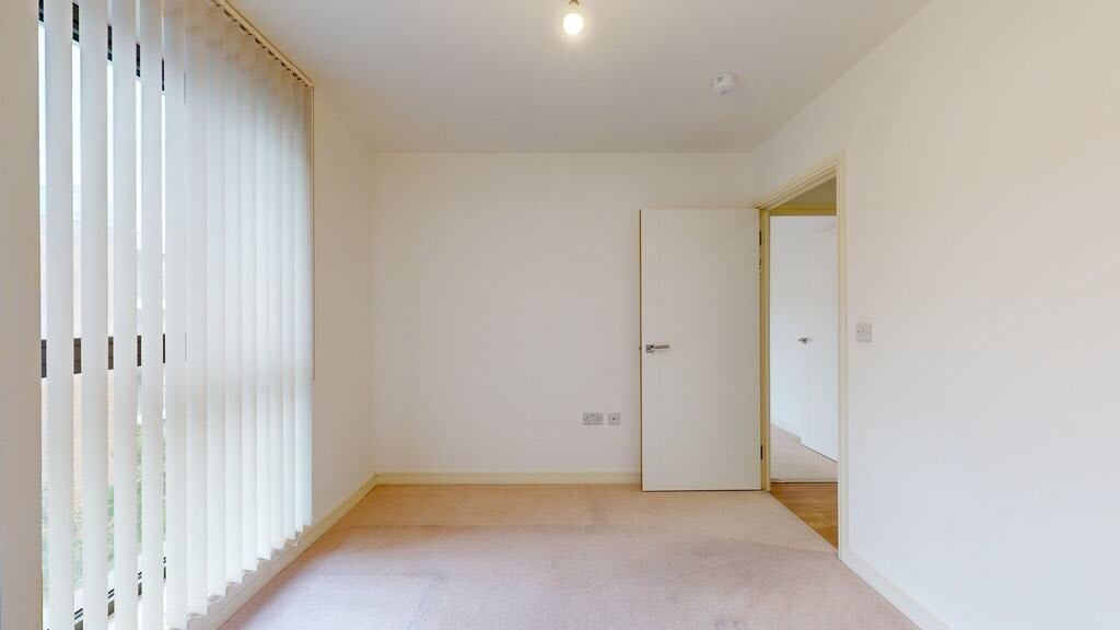 Flat Bramwell Way in Greater London
