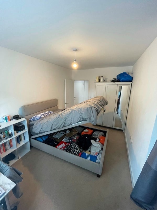 Room Peartree Way in Greater London