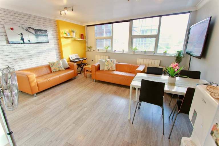 Flat Alma Road in Greater London