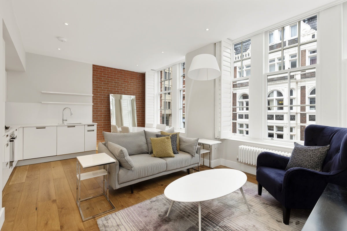 Flat Long Acre in City of Westminster