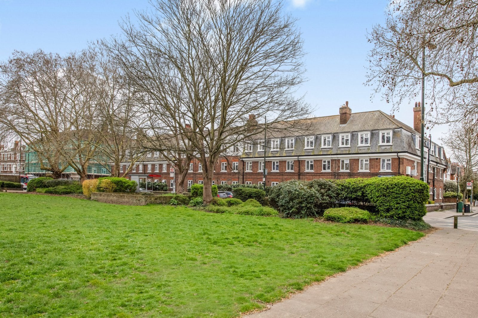Flat Mortlake High Street in Greater London