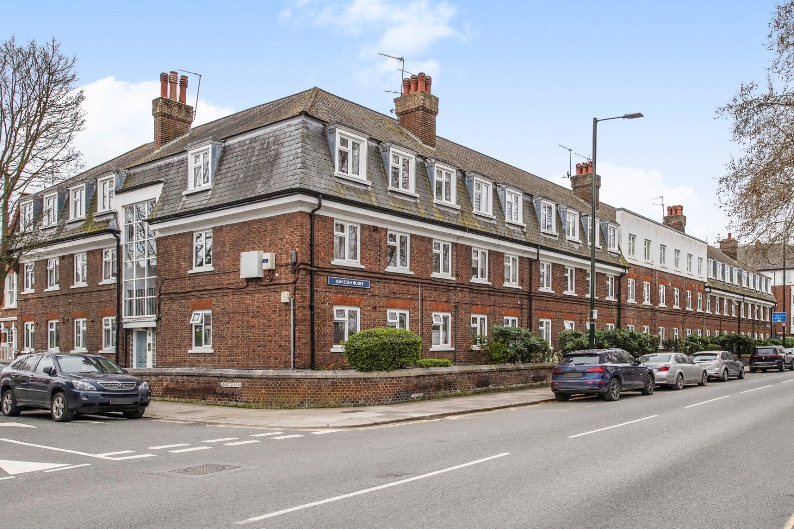 Flat Mortlake High Street in Greater London