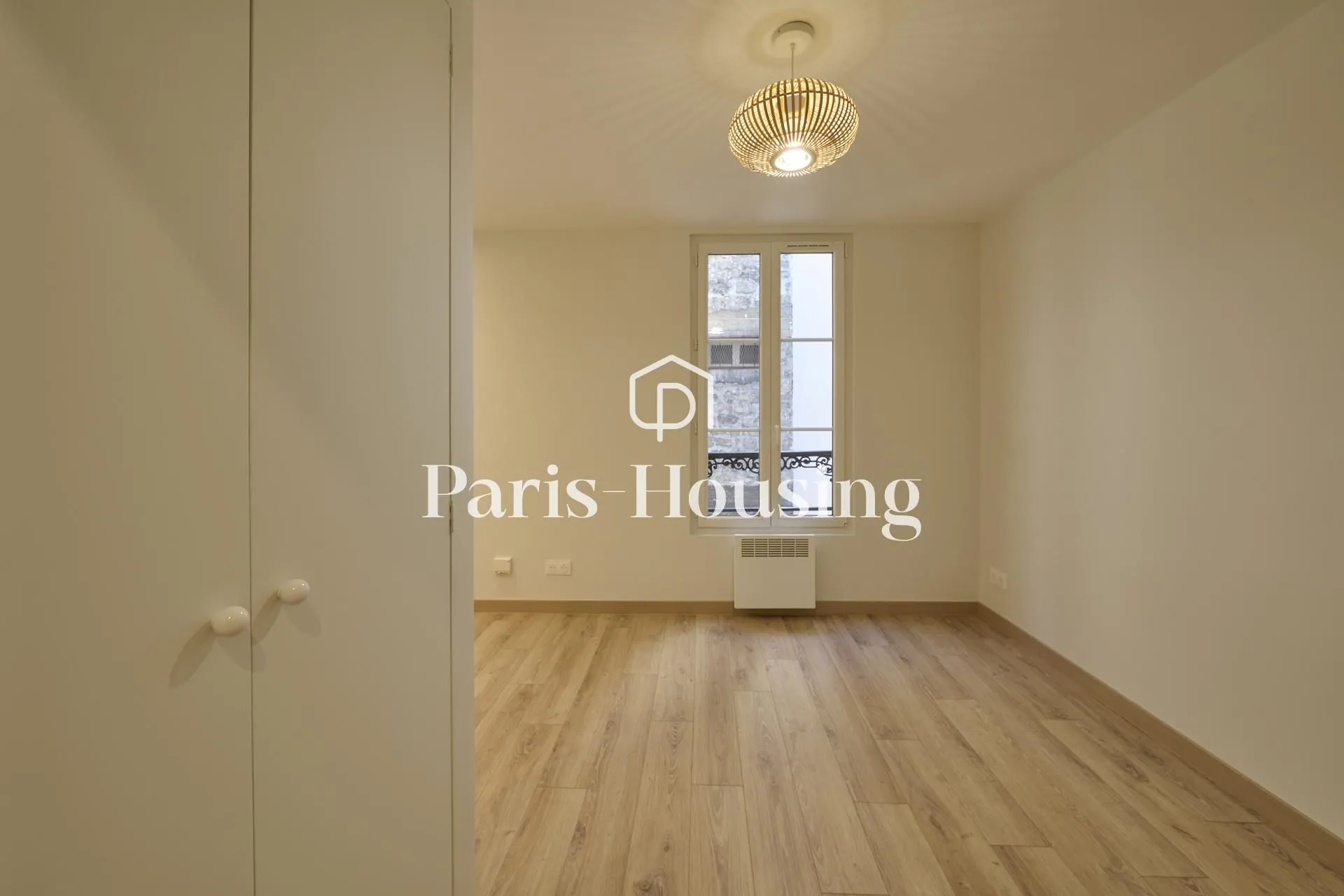 Appartement Square Sédillot à Paris