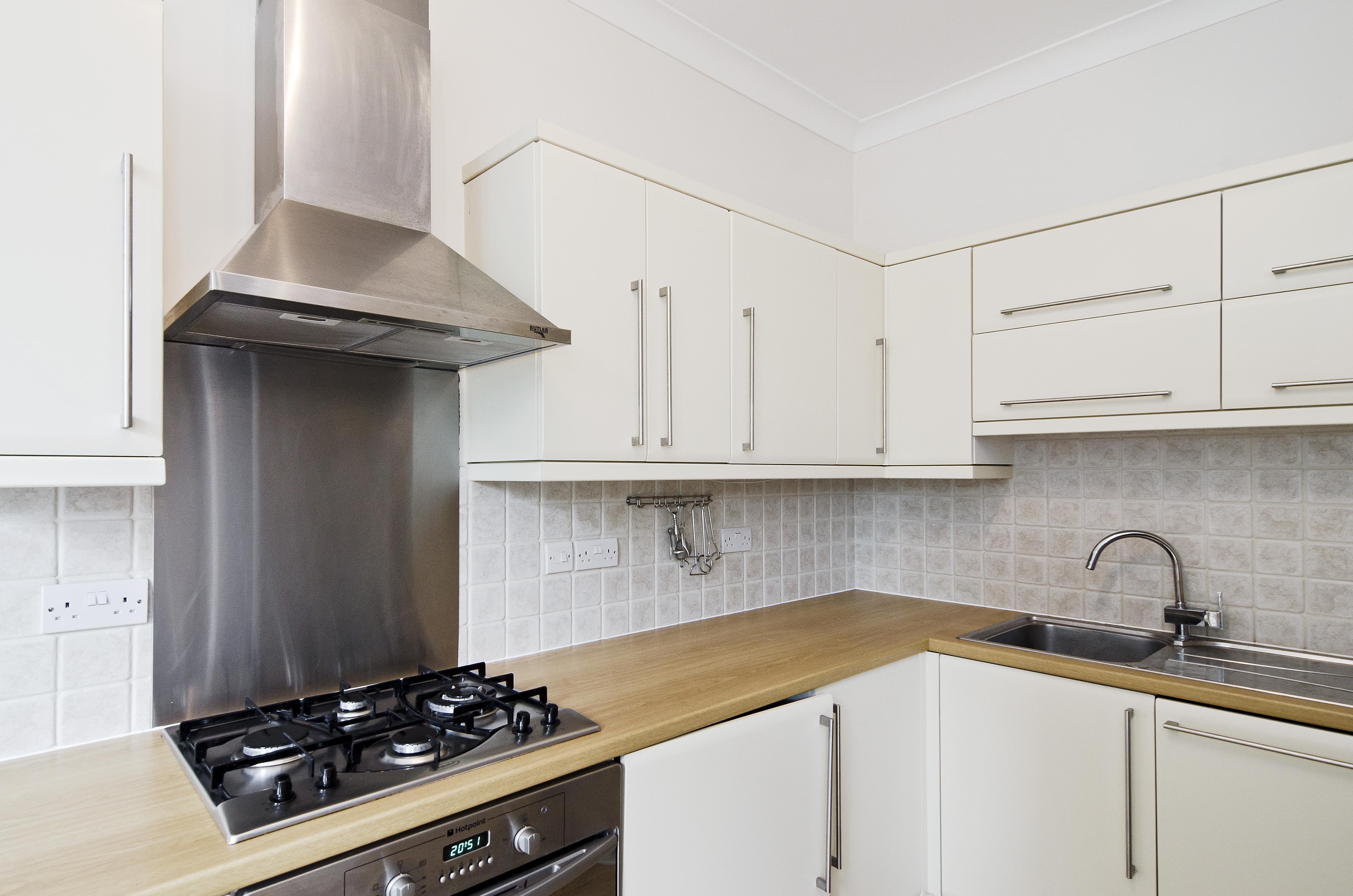 Flat Drayton Park in Greater London
