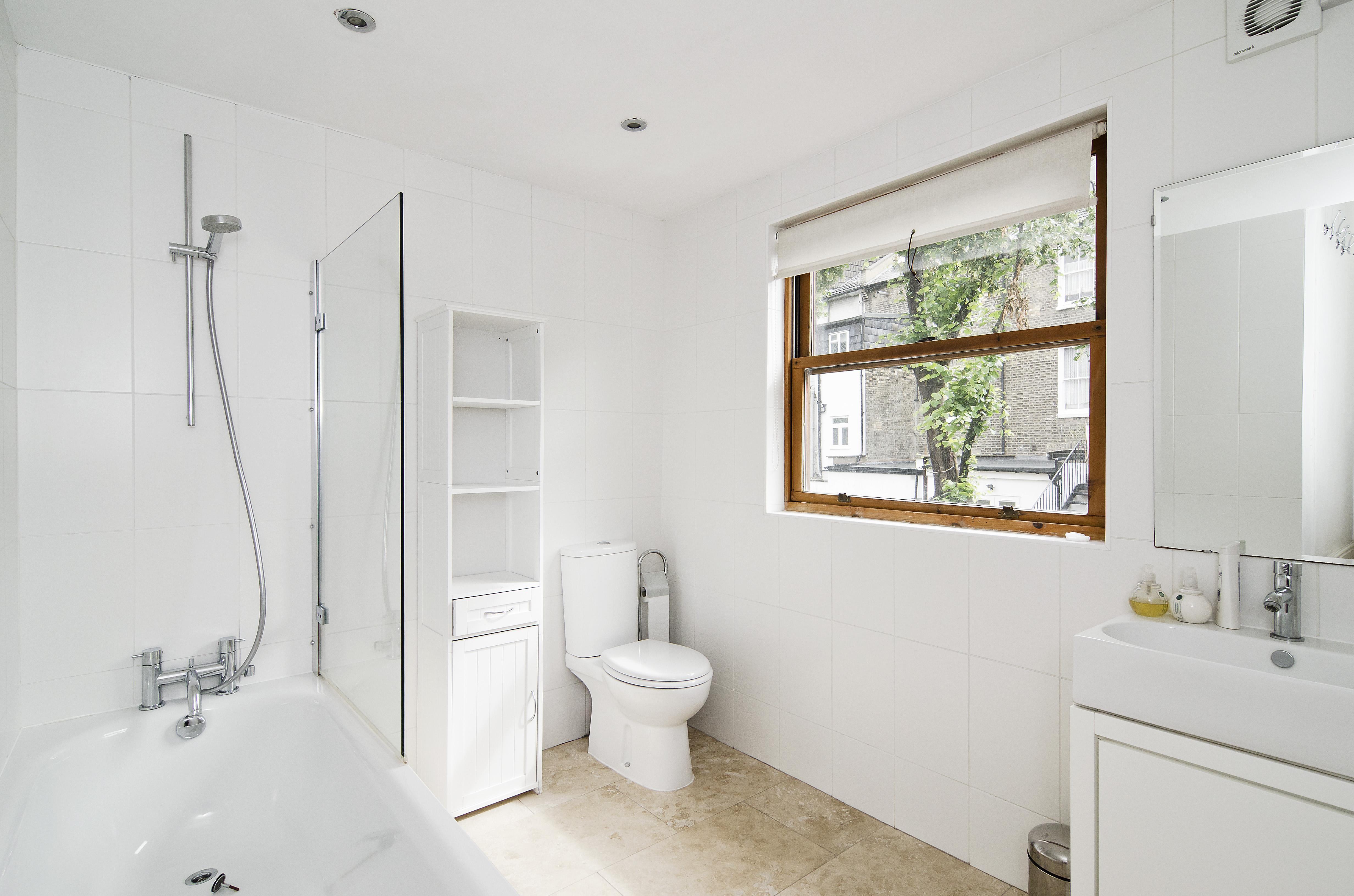 Flat Drayton Park in Greater London