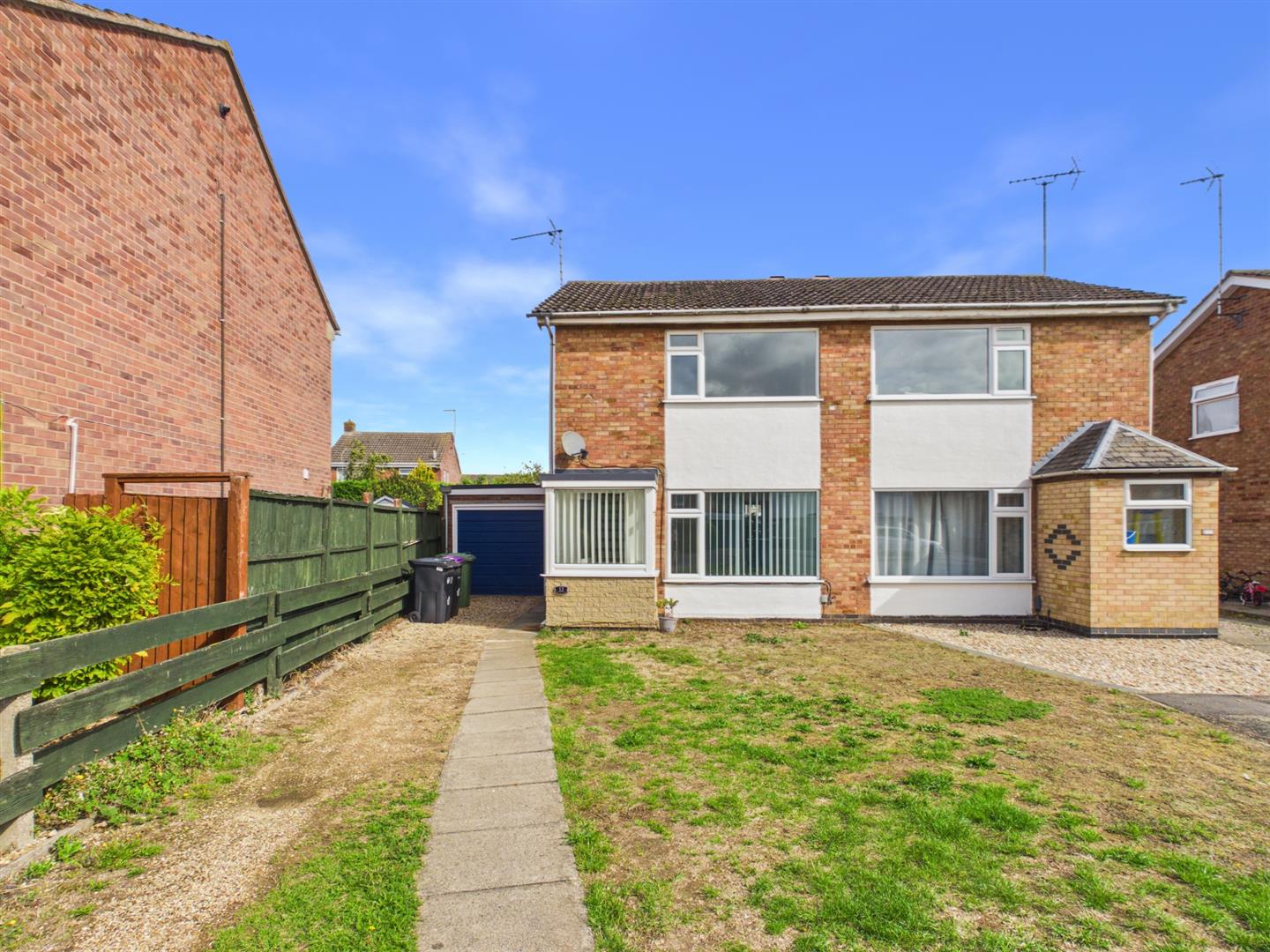 House Troon Close in South Kesteven