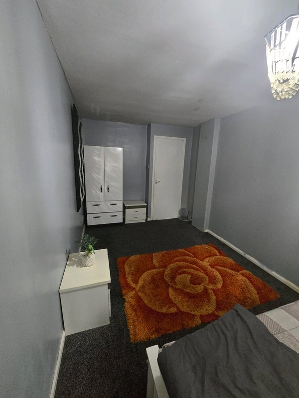 Room Avenham Close in Manchester
