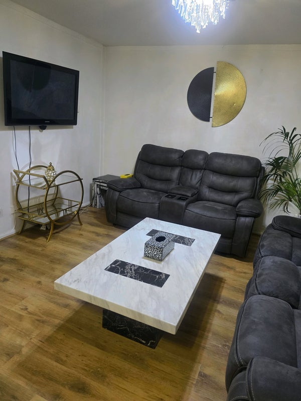 Room Avenham Close in Manchester