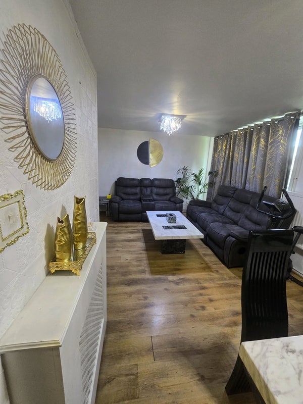 Room Avenham Close in Manchester