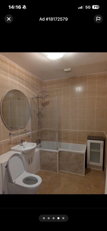 Room Queen Elizabeth Street in Greater London