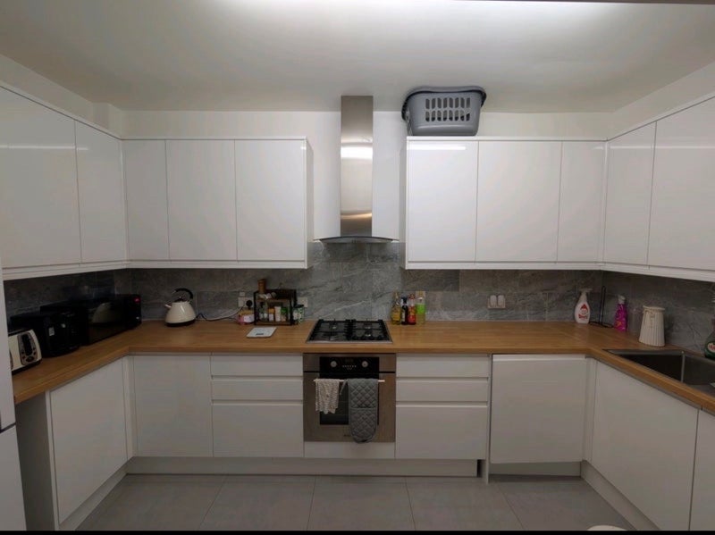Room Queen Elizabeth Street in Greater London