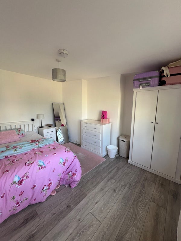 Room Norwood End in Basildon