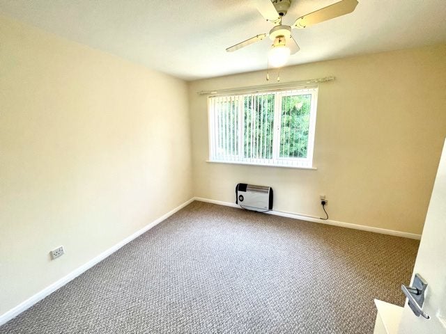 Flat Rosevean Close in Bridgwater