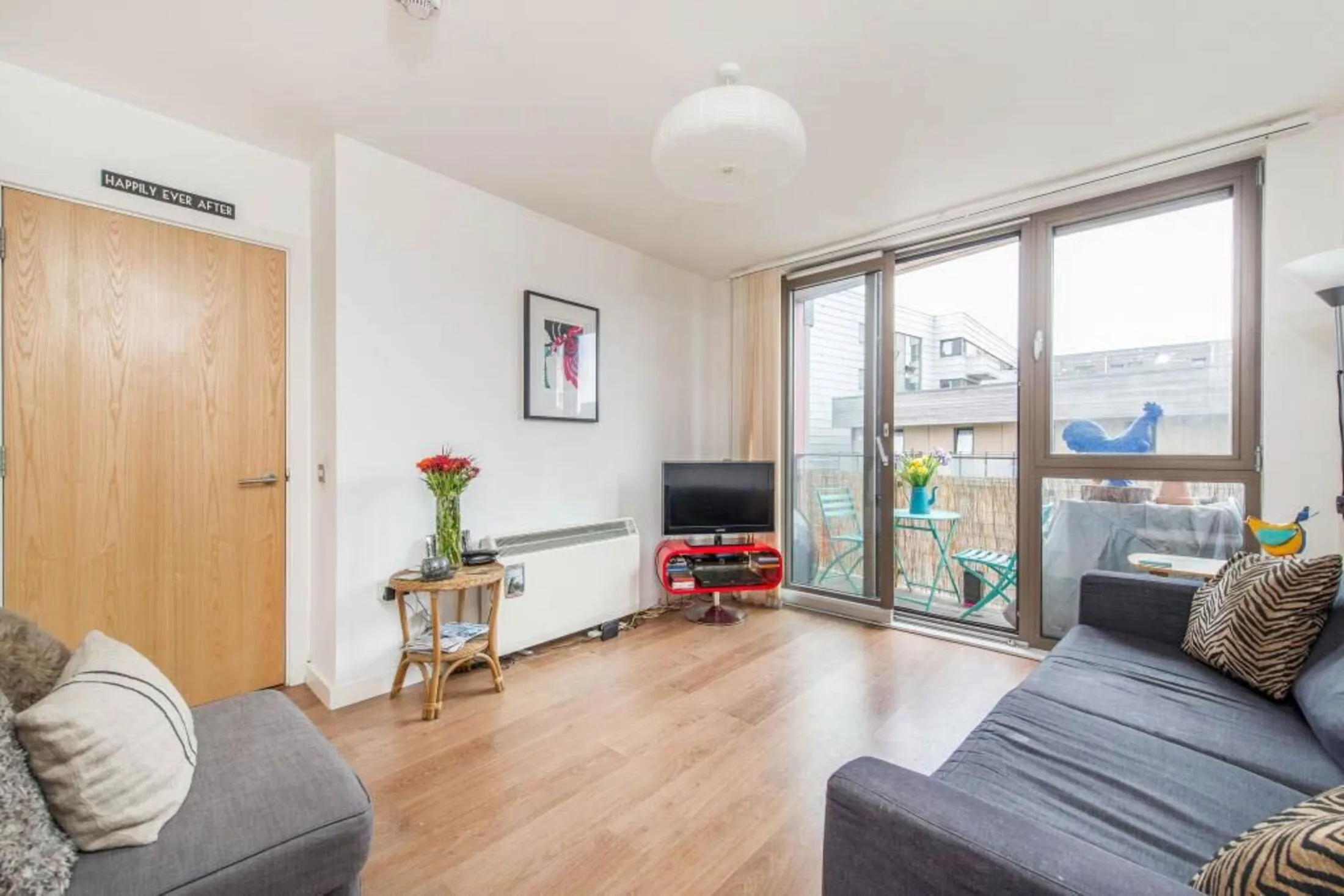 Flat Watney Market in Greater London