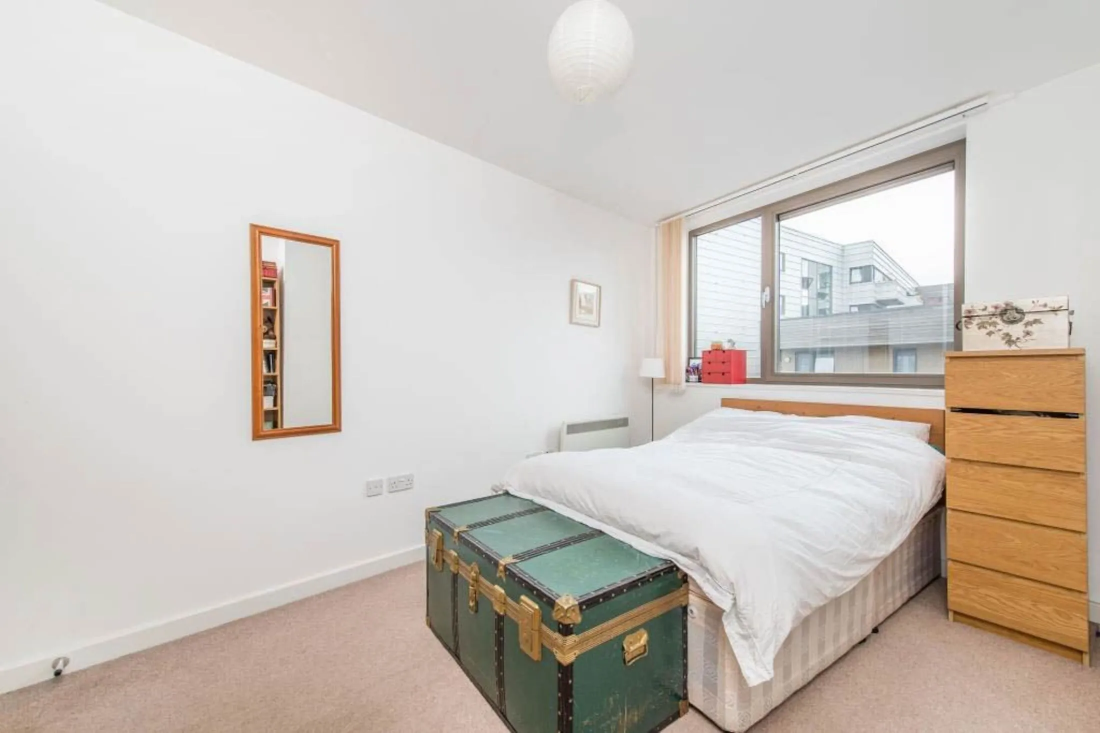 Flat Watney Market in Greater London