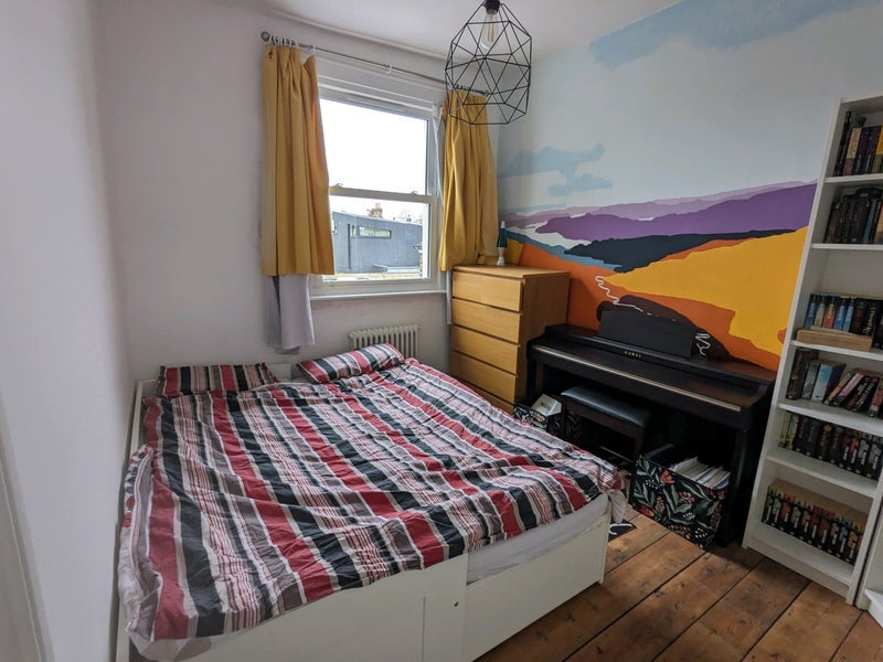 Room Hollydale Road in Greater London