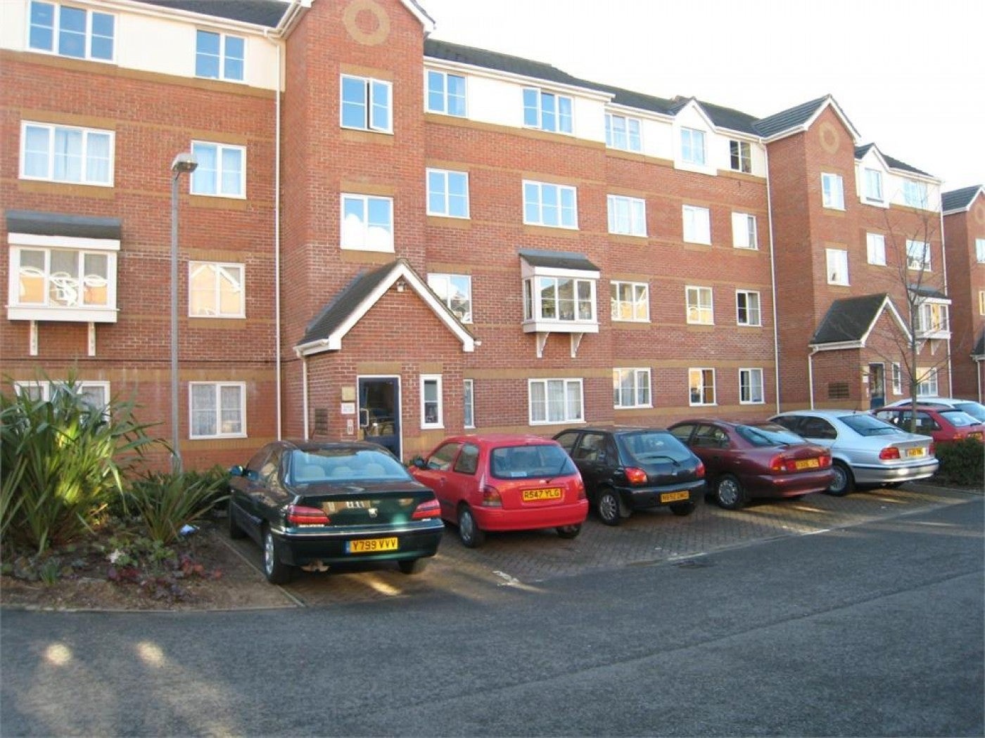 Flat Dairyman Close in Greater London