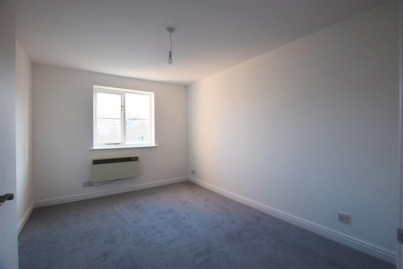 Flat Dairyman Close in Greater London