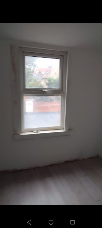 Room Credon Road in Greater London