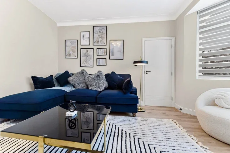 Flat Baronet Grove in Greater London