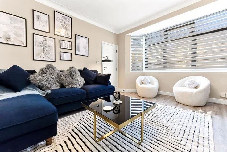Flat Baronet Grove in Greater London
