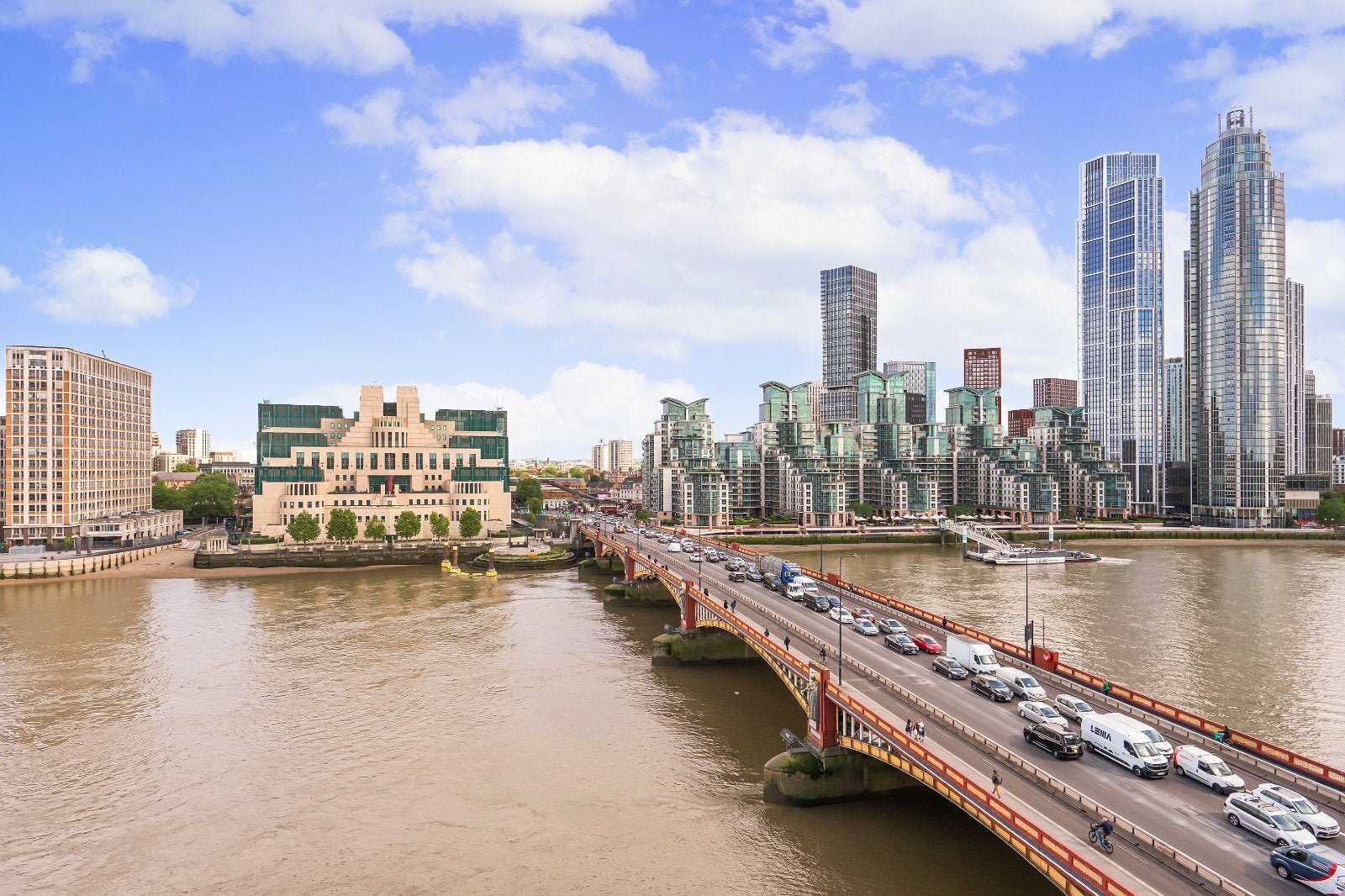 Flat Horseferry Road in City of Westminster