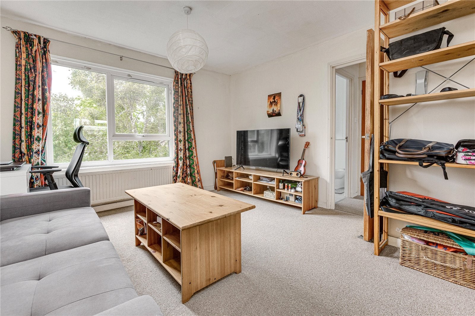 Flat Abbey Gardens in Greater London