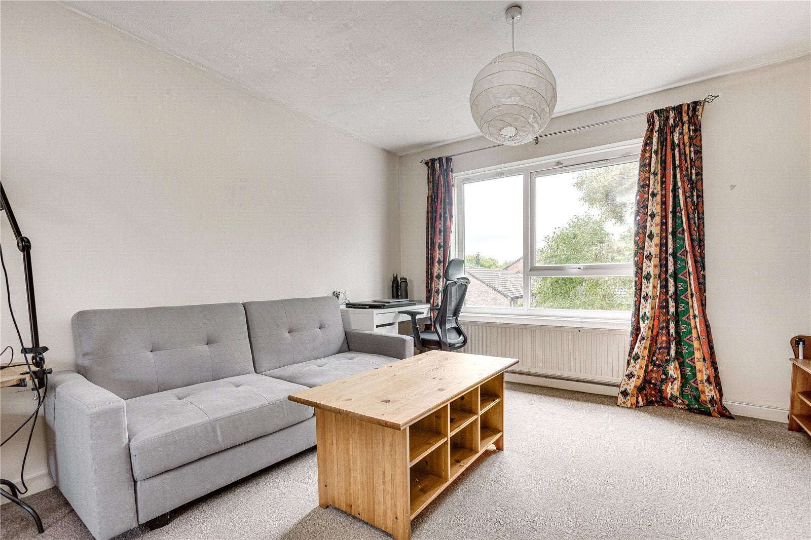 Flat Abbey Gardens in Greater London