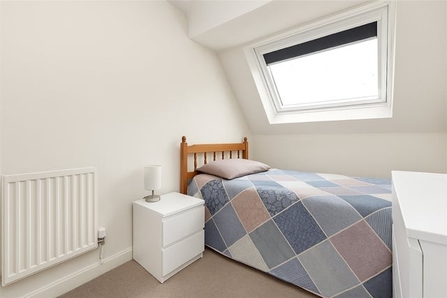 Flat Abbey Gardens in Greater London