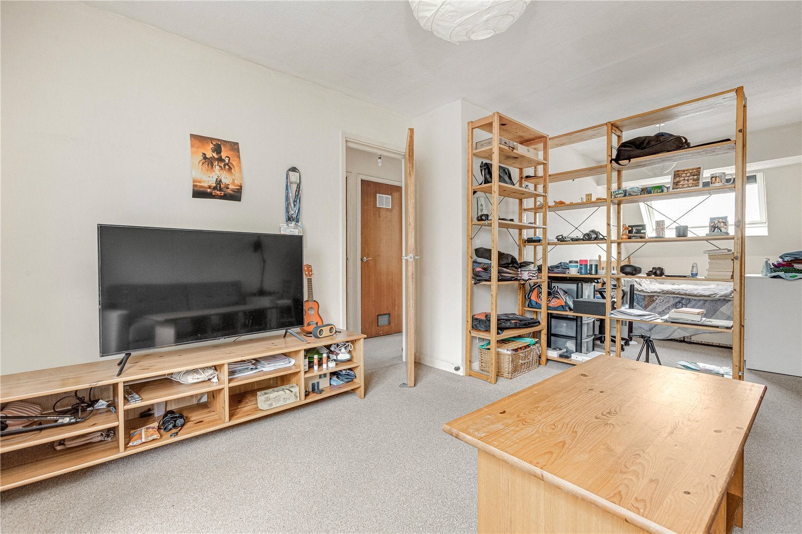 Flat Abbey Gardens in Greater London