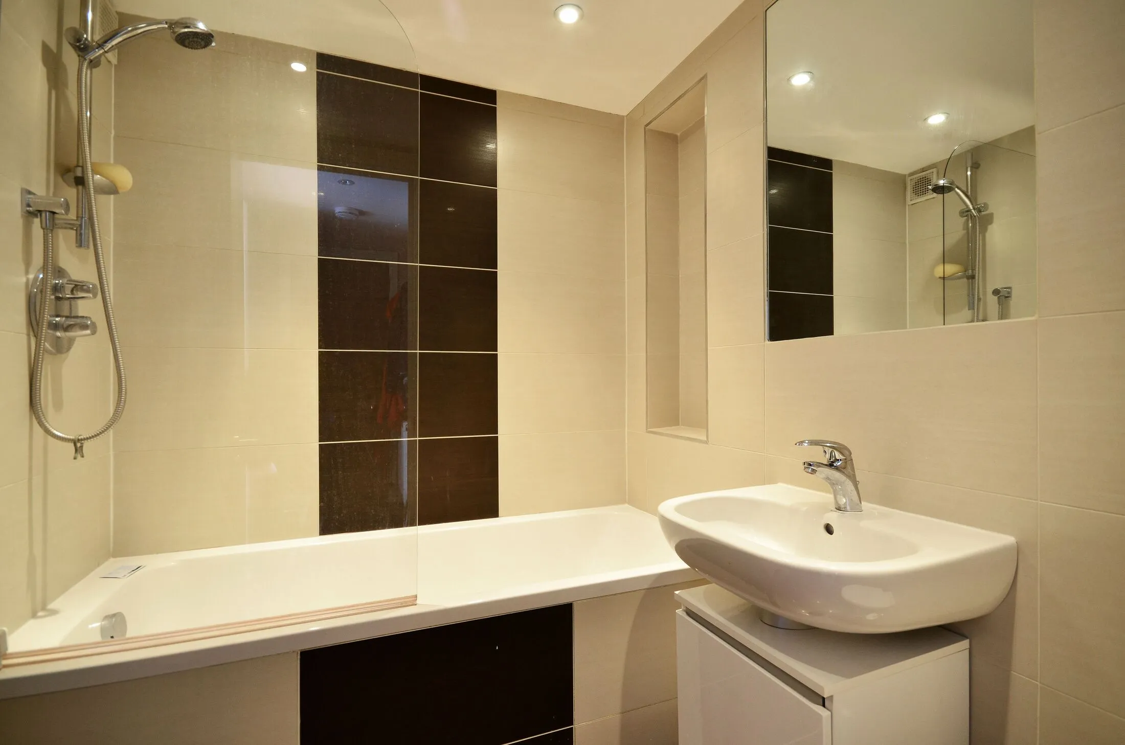 Flat Chaseley Court in Greater London