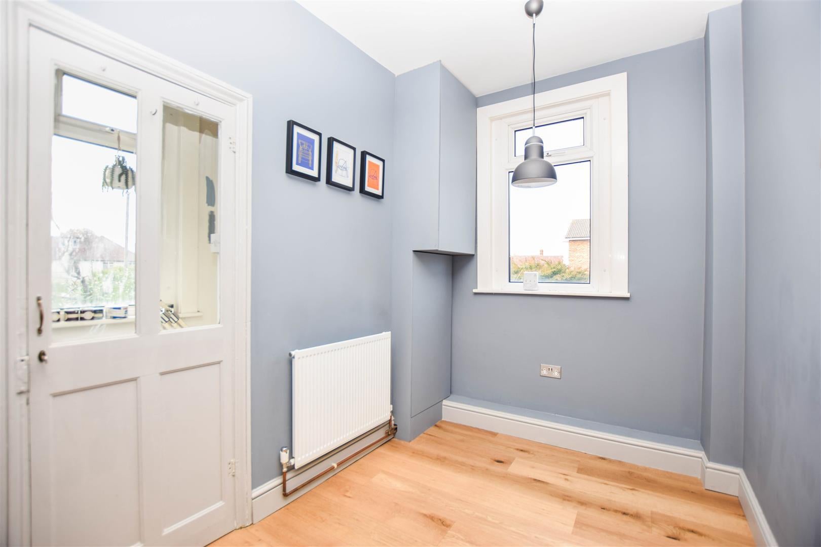 Flat Robinson Road in Greater London