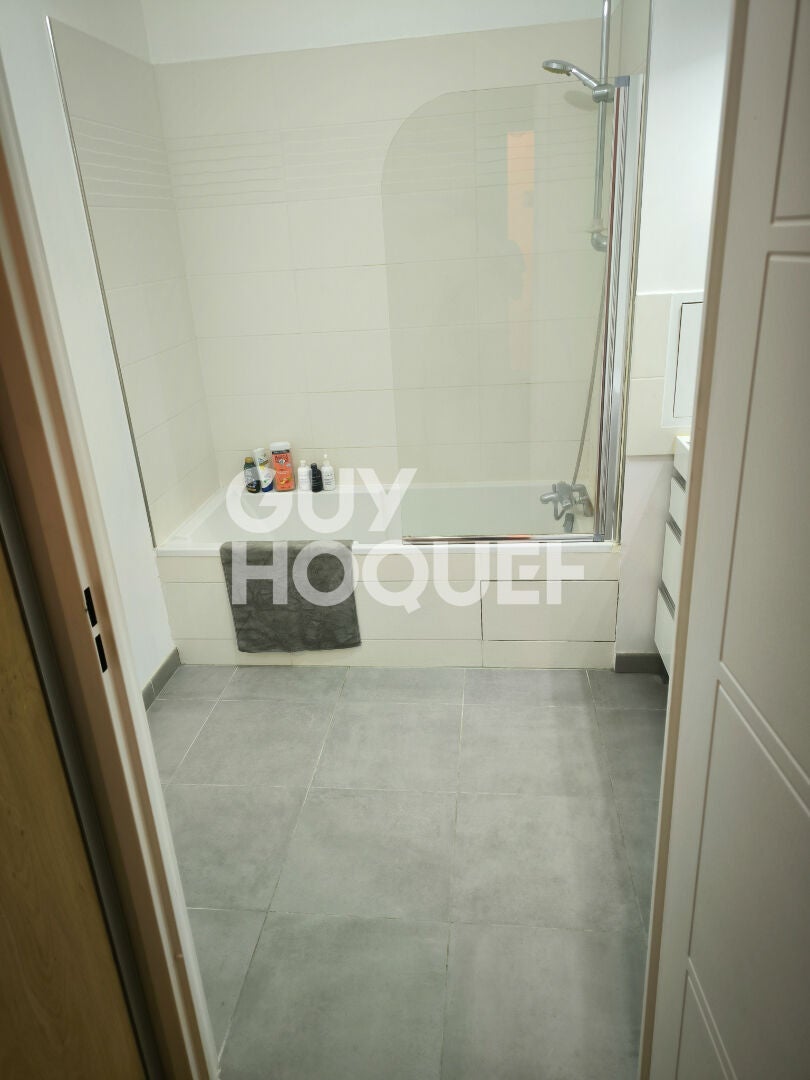 Flat Avenue Gambetta in Maisons-Alfort