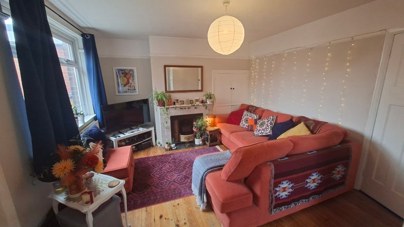 Room Brunswick Road in Leeds