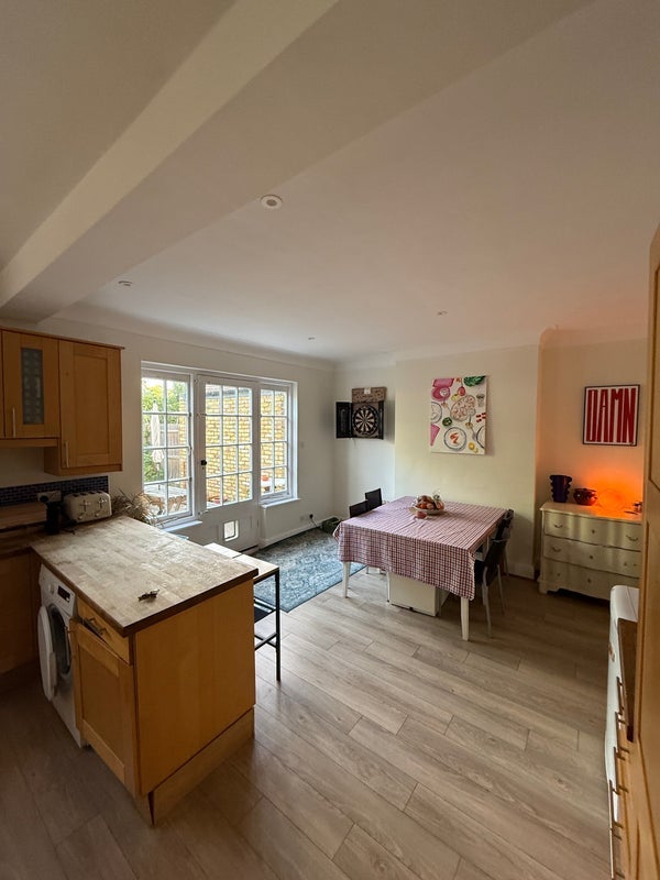 Room Mayford Road in Greater London