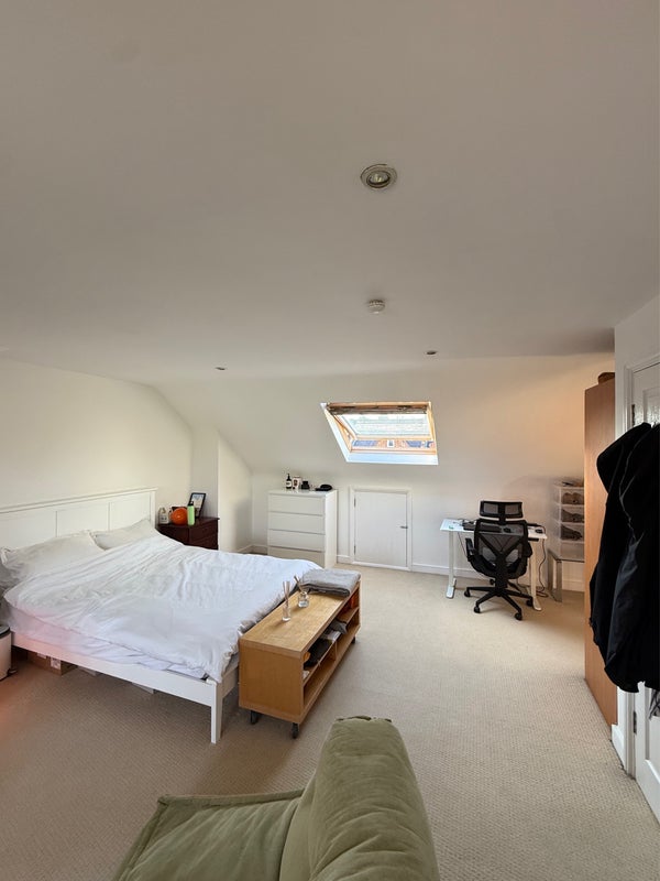 Room Mayford Road in Greater London