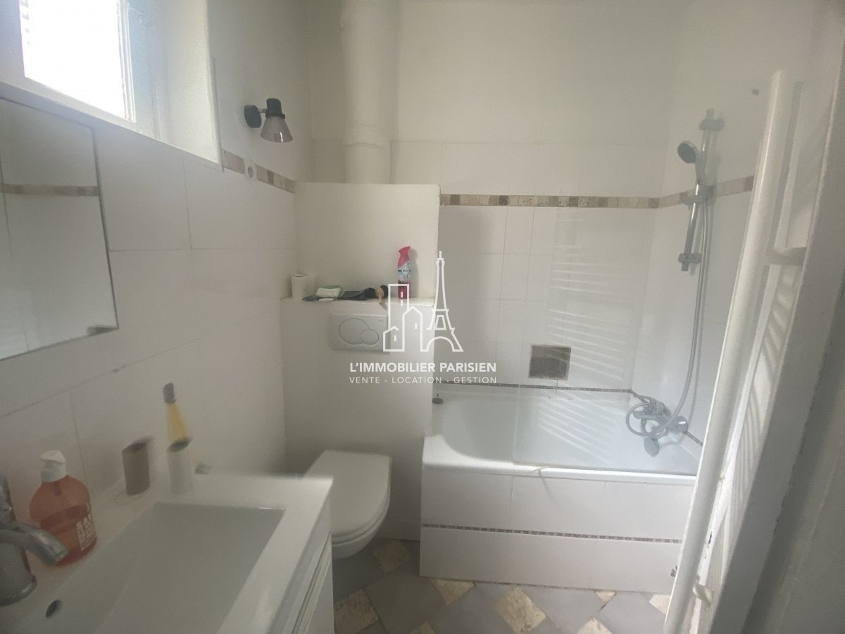Flat Rue de Clignancourt in Paris