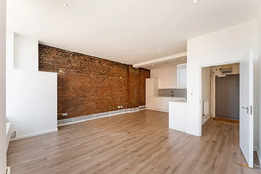 Flat Arbutus Street in Greater London