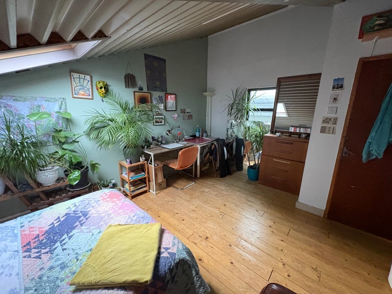 Room Catwalk Place in Greater London
