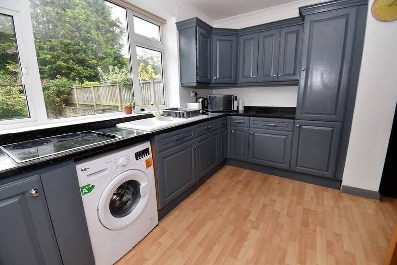 Room Northfield Avenue in East Staffordshire