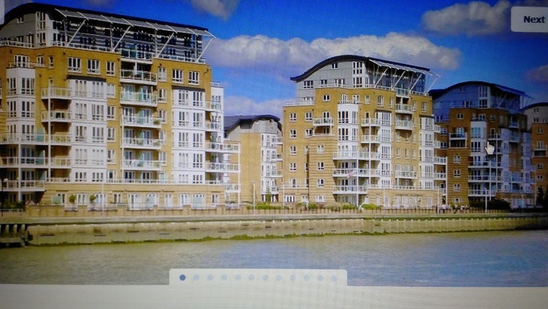 Room St. Davids Square in Greater London