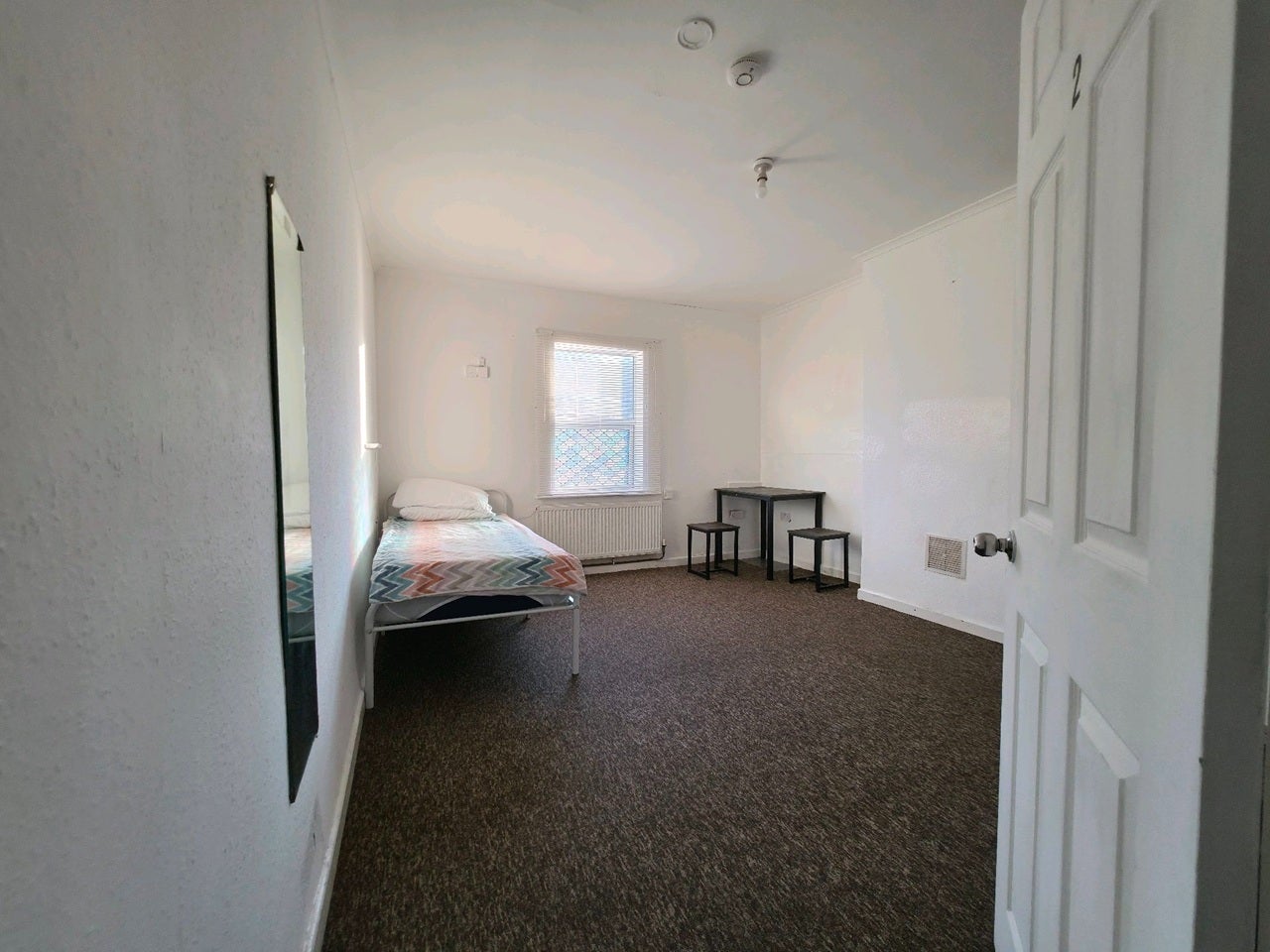 Room Marsh Road in Luton