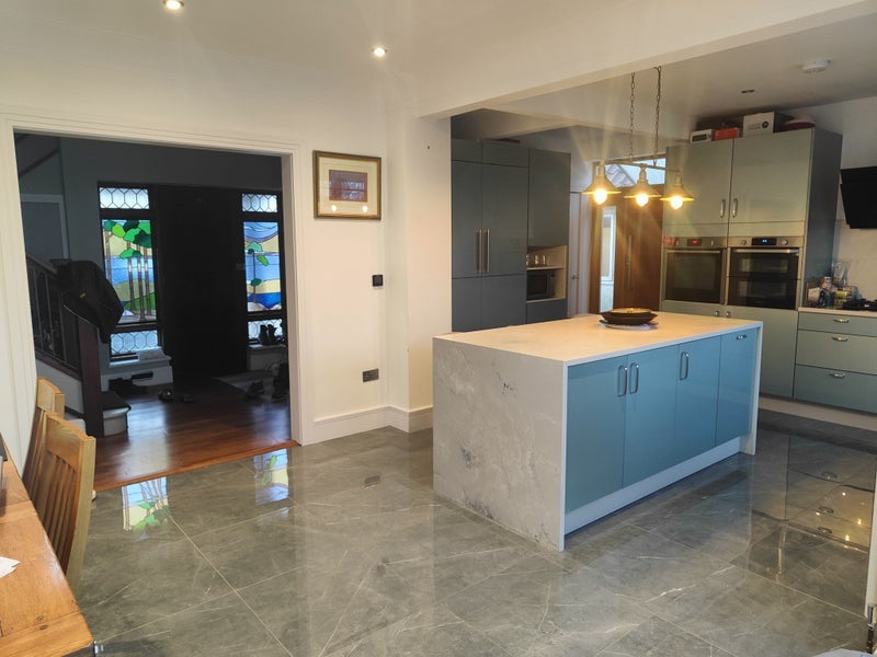 Room Riefield Road in Greater London