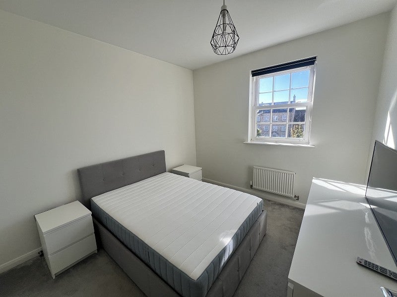Flat Stedeham Road in Great Denham