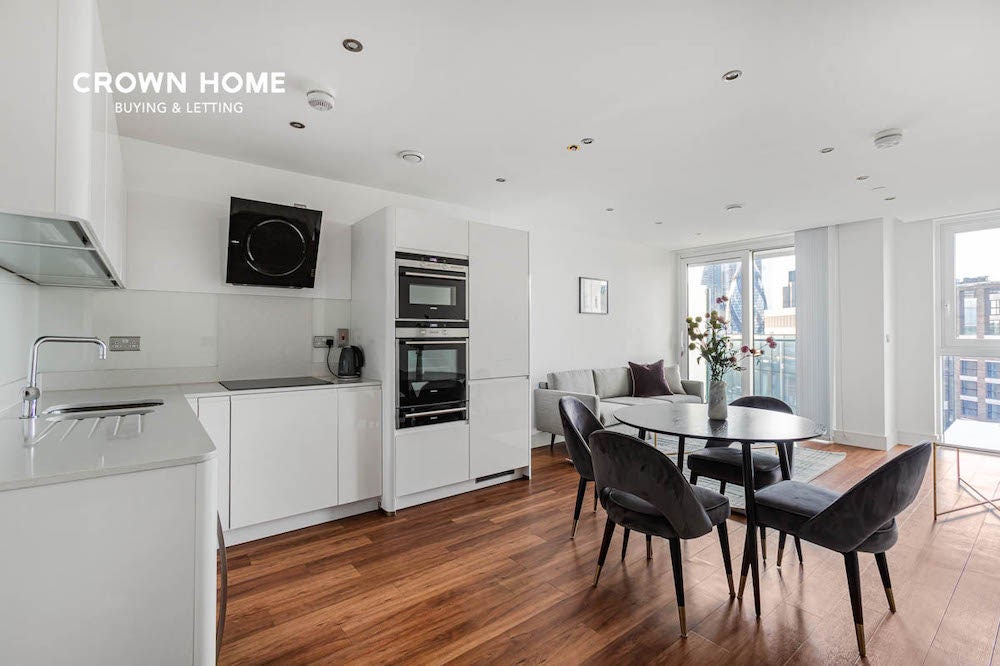 Flat Denmark Road in Greater London