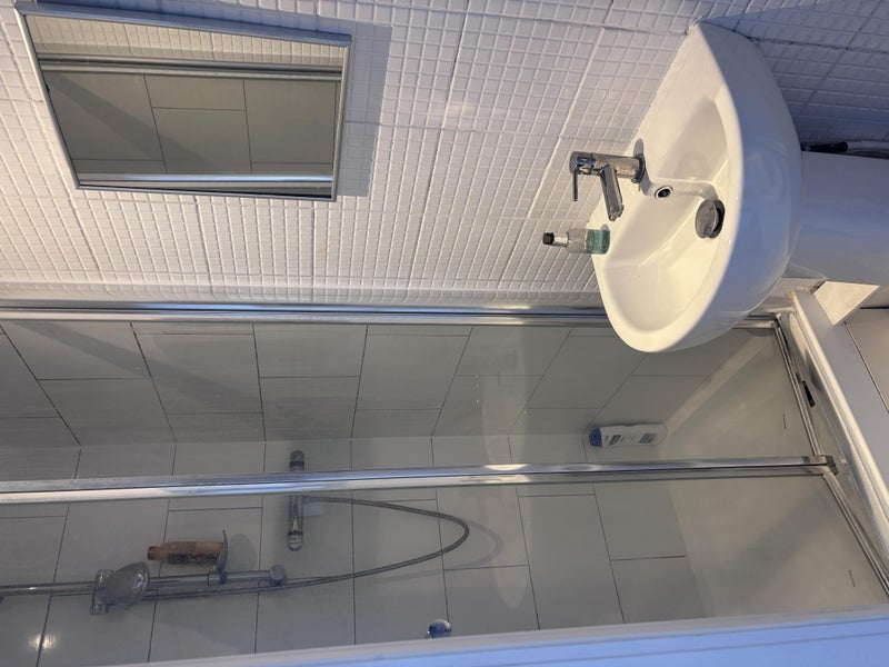 Room Inman Road in Greater London