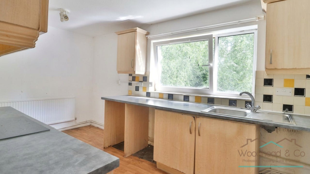 Flat Montague Crescent in Northampton