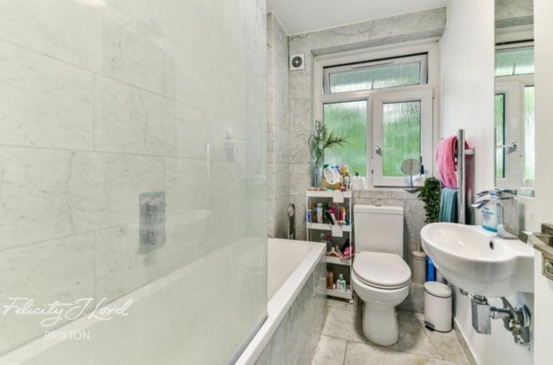 Room Upper Tulse Hill in Greater London